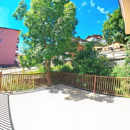 Spacieux Aux Deux Alpes Avec Terrasse Et 10 Couchages - Fr-1-811-44 * Les Deux Alpes