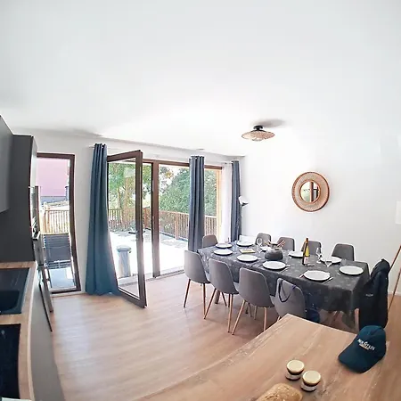 Spacieux Aux Deux Alpes Avec Terrasse Et 10 Couchages - Fr-1-811-44